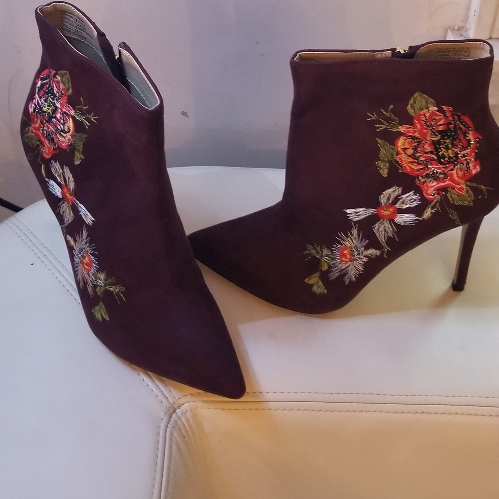 Bebe Delonix high heel bootie (Wine)